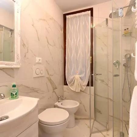 Canal Tron Apartamento